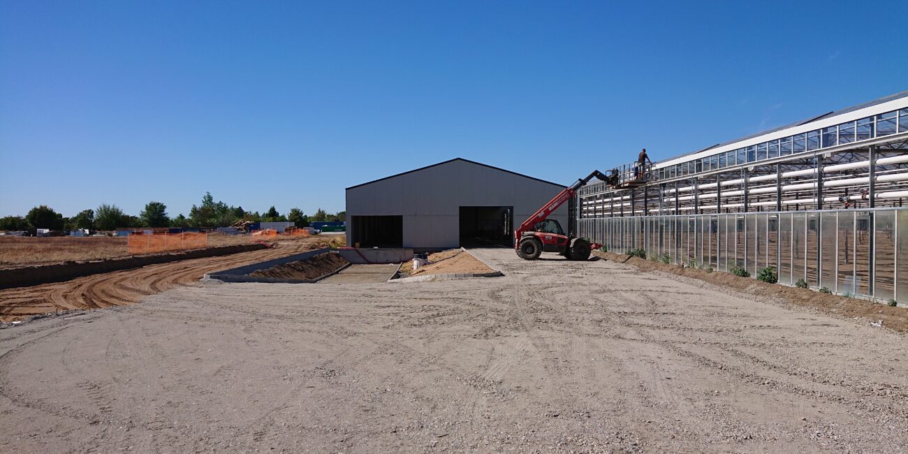 Vue extérieur hangar et quai